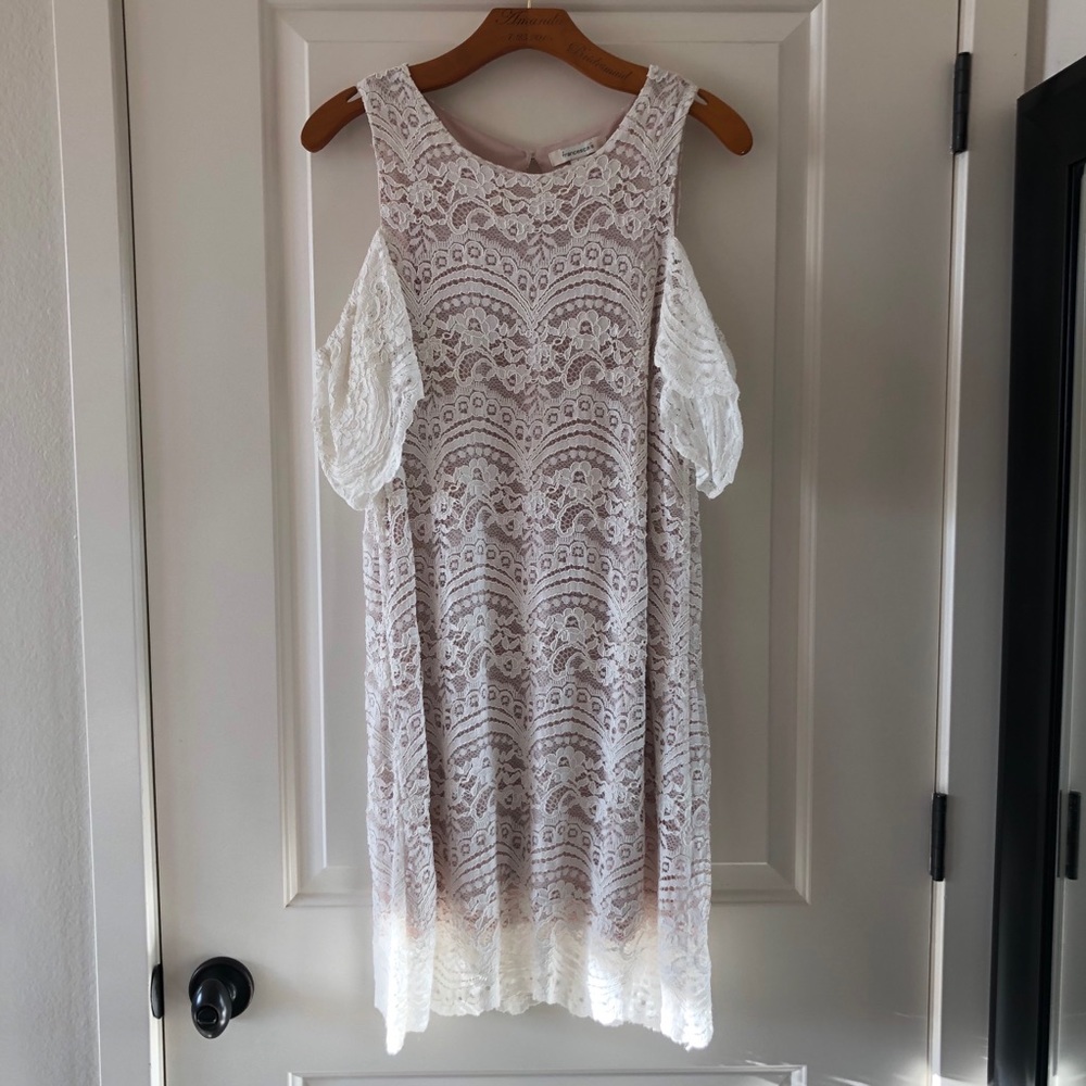 Francesca’s Closet Cold-Shoulder Lace Dress